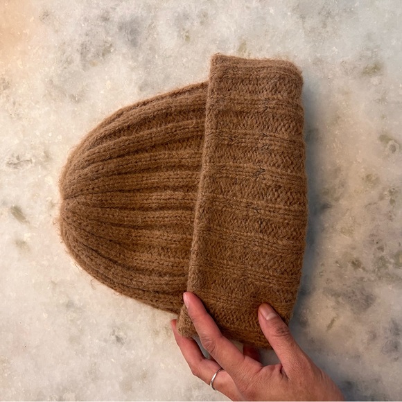 Classic Ribbed Knit Beanie - Brown - Picture 4 of 5